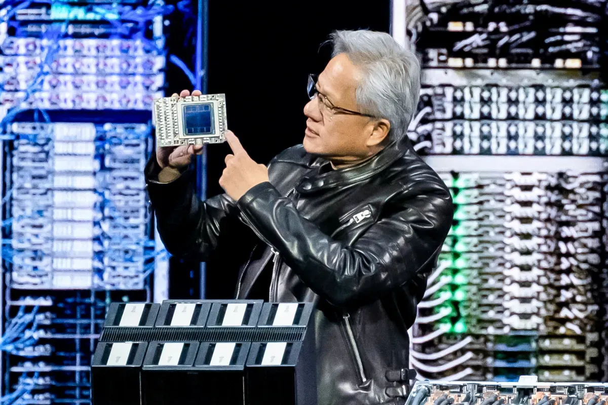 Illustration of AI processors connected to cloud computing infrastructure