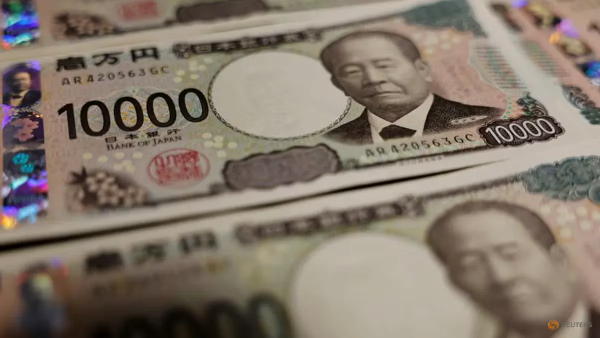 Currency exchange screens displaying yen, dollar and euro rates